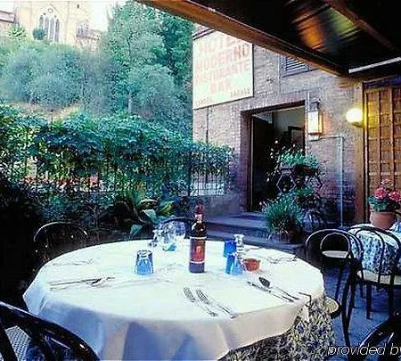 Moderno Hotel