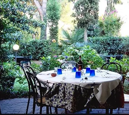 Moderno Hotel Siena
