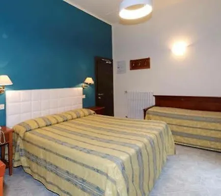 מלון Moderno סיינה